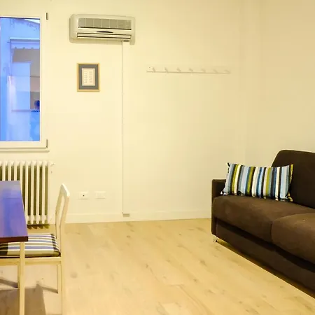 Splendid Two Room Suite-2